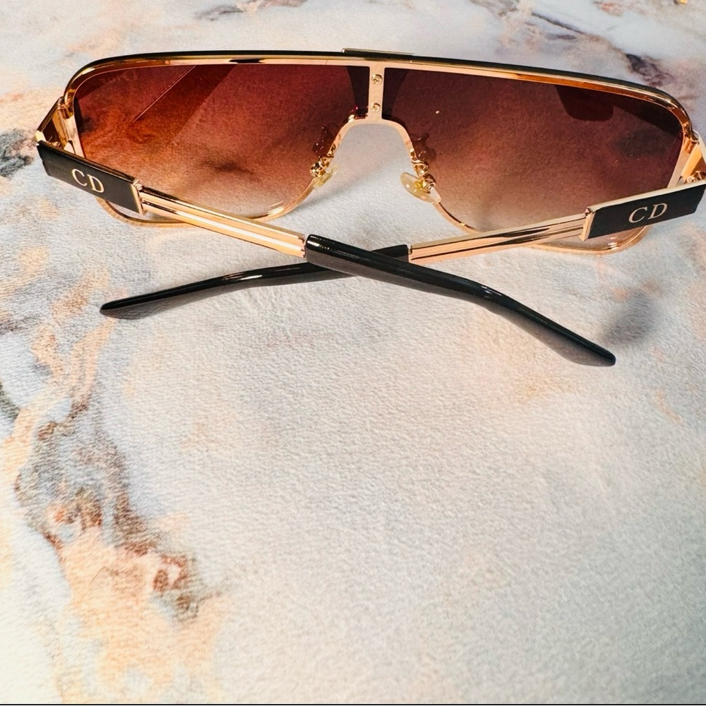 Classic Dior Sunglasses - Picture 3 of 8
